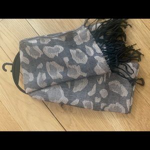NWT leopard scurf